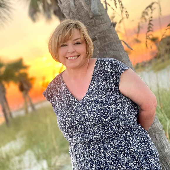 Meet your Posher, Kimberly - Picture 1 of 1